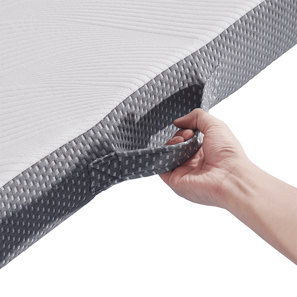 portable trifold mattress with handle
